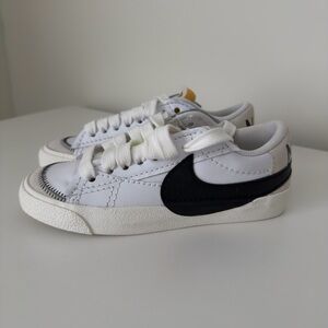 Nike Blazer Low '77 Jumbo sneakers
